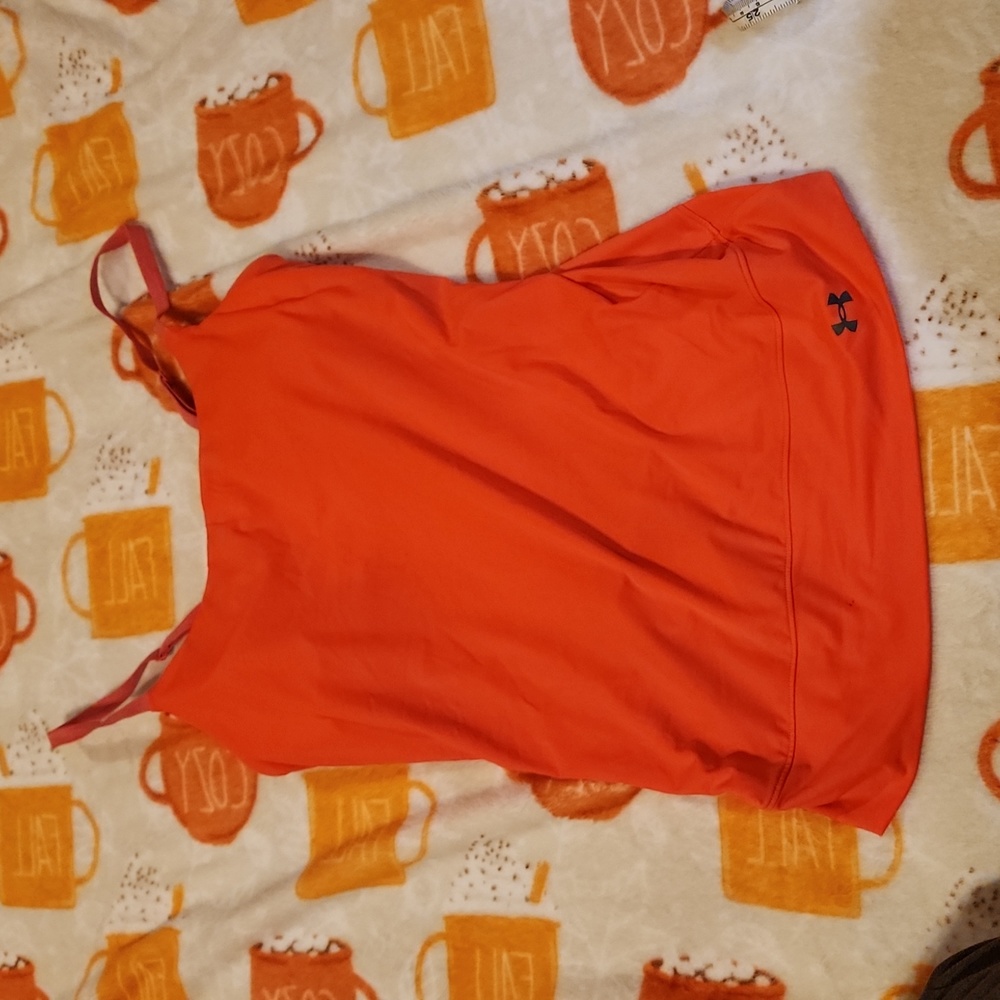 Under armour tank top small semi fit built in bra coral hot pink euc